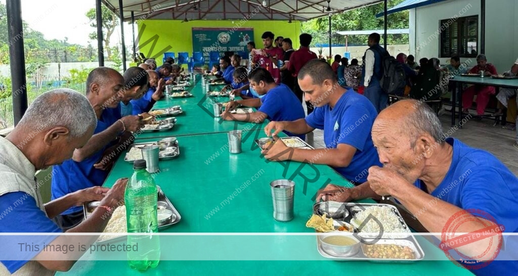 स्वर्गिय पत्रकार यादवको स्मृतिमा प्रेस सेन्टर नेपालद्वारा मानव सेवाश्रममा मिष्ठान्न भोजन